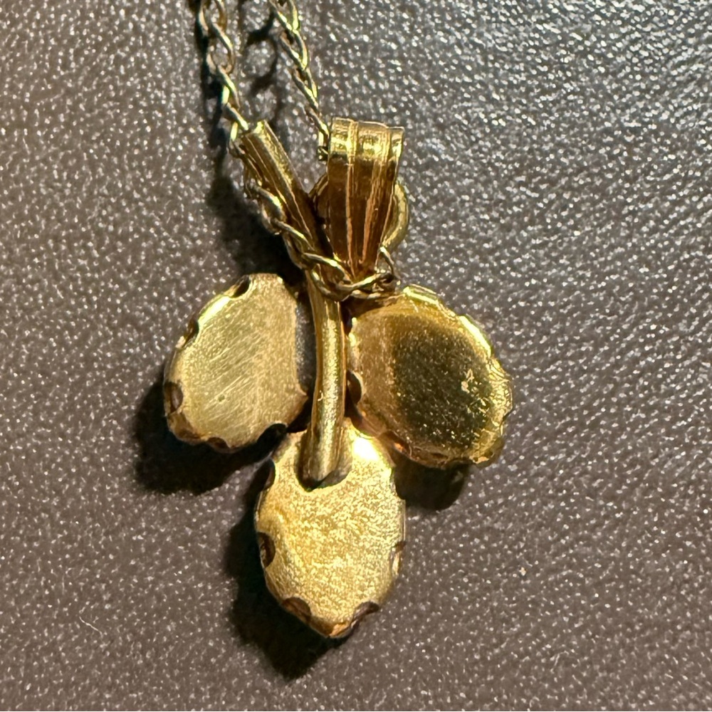 Gold filled and pink coral vintage Pendant Necklace - Picture 3 of 8